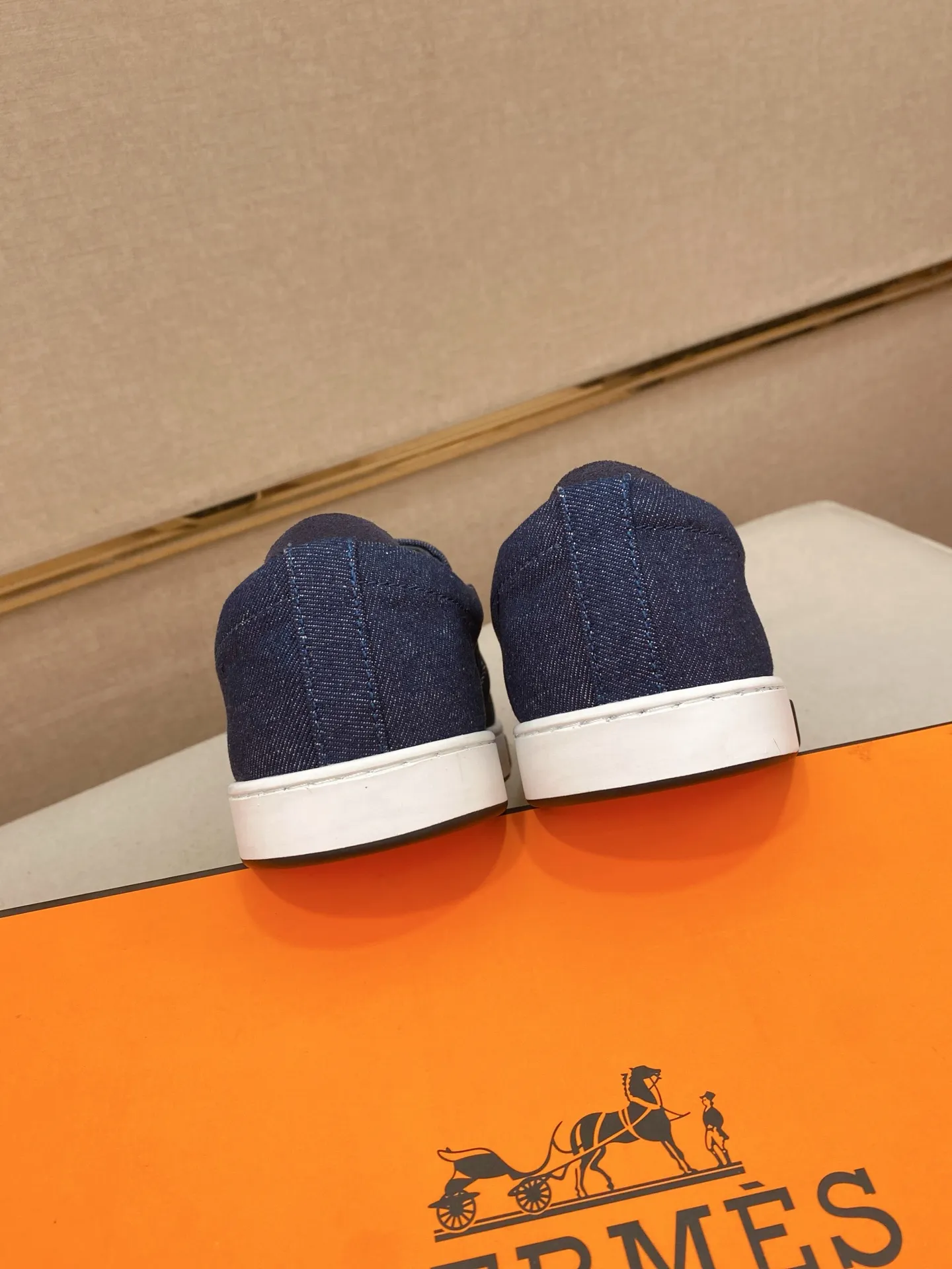 Men's clothing and shoes💰: 442💰《HERMES》【Classic original single version】Hermès; top 🔝purchase agent🔍🔍men's latest 🇺🇸 counter sales simultaneously, imported from Italy original ▲▲cowhide ▲▲ (high-end, nobility, class) ) Exquisite workmanship (Italian 🇮🇹 imported water-dyed 🐂 cowhide lining) sole: original sole provided by the original factory, ⚠️exclusive double-layer activity·TPR·rubber·combined molded outsole; super comfortable·wear-resistant·non-slip·environmental protection The real thing is more beautiful if you take the real thing (high quality, follow the order). You can enter and exit the counter at will * Number of yards: 38-44 (45 can be customized and cannot be returned or exchanged)